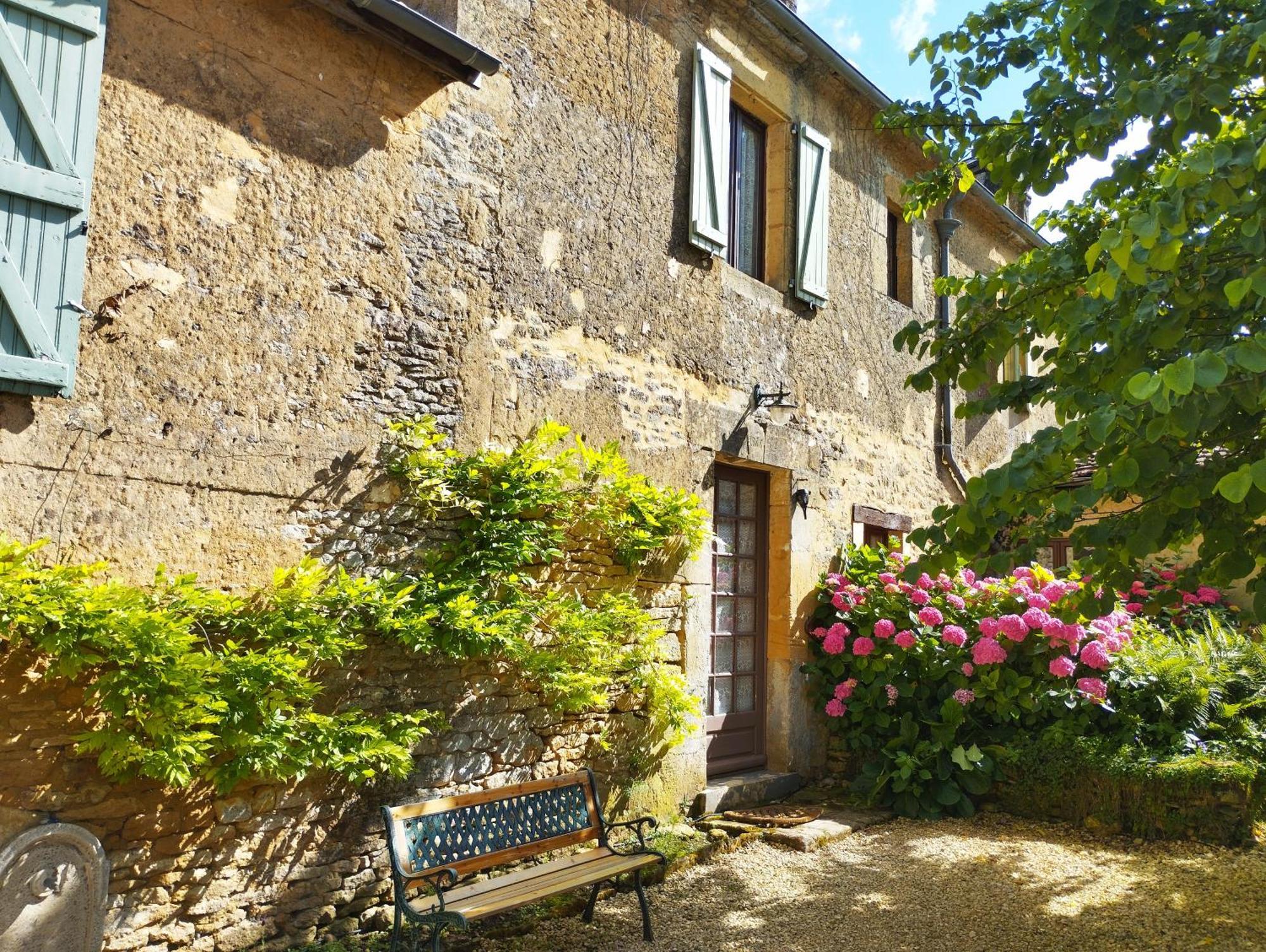 La Vieille Ferme: Superbe Complexe De 3 Gites En Pierre Avec Piscine Au Coeur Du Perigord Noir Saint-Genies Eksteriør billede